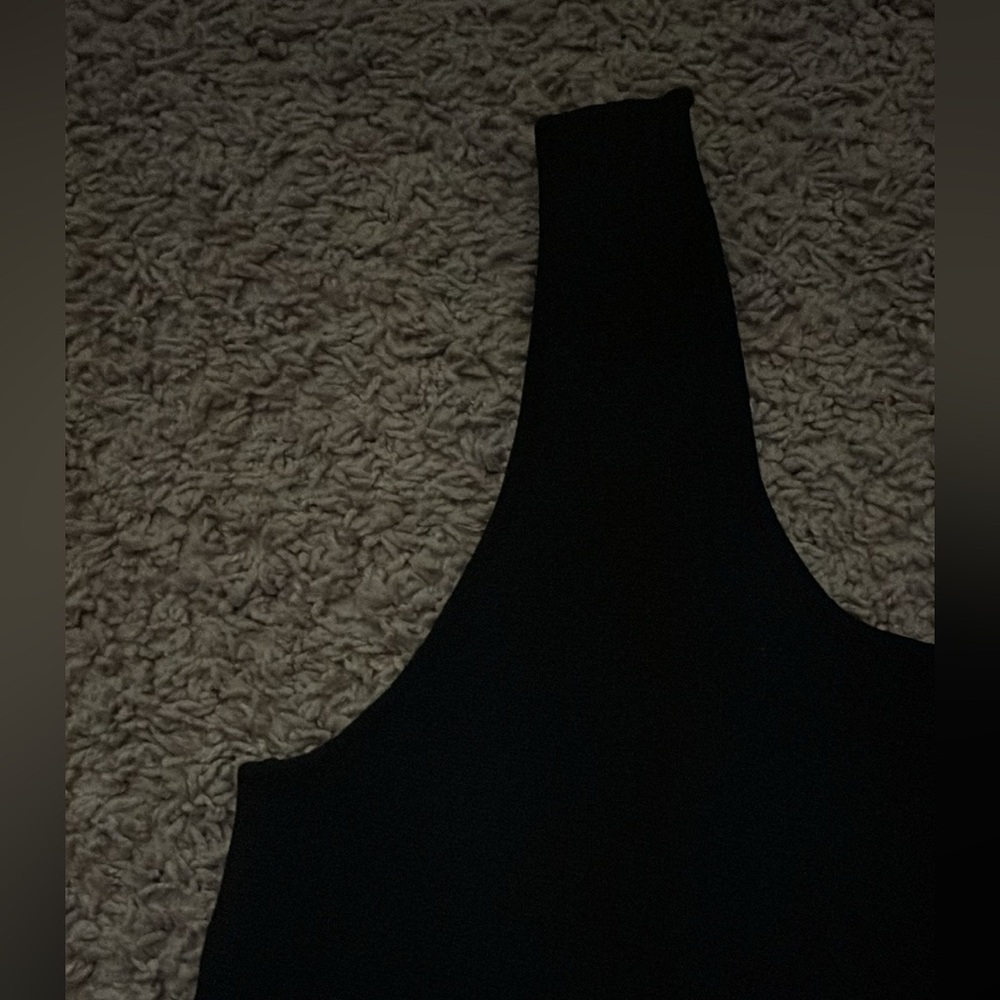 House of Harlow 1960 Elegant Black Knit Top